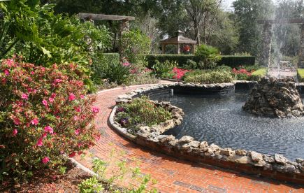 The Benefits of Adding Hardscapes to Your Outdoor Space